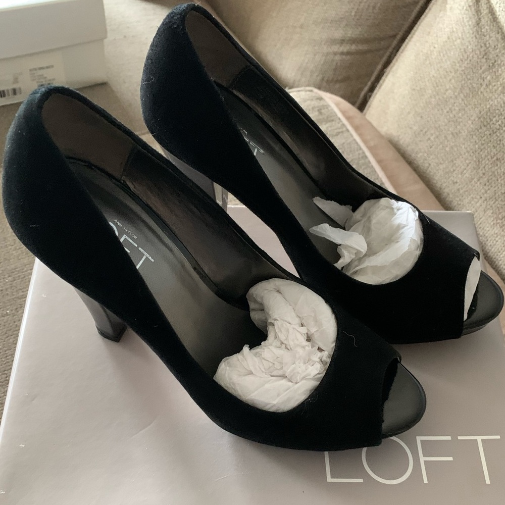 Suede Black open toe pumps